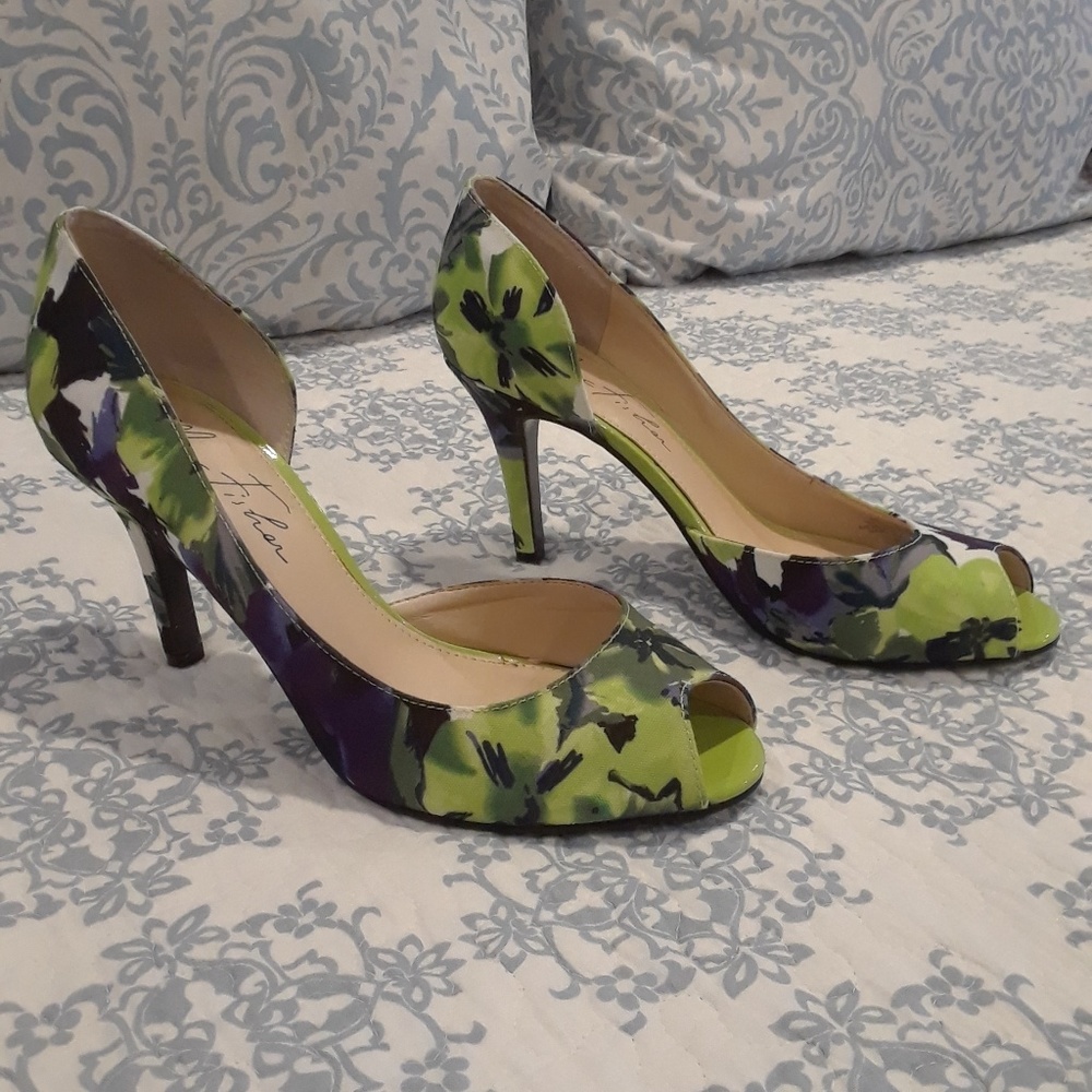 Stunning Marc Fisher multicolor heels